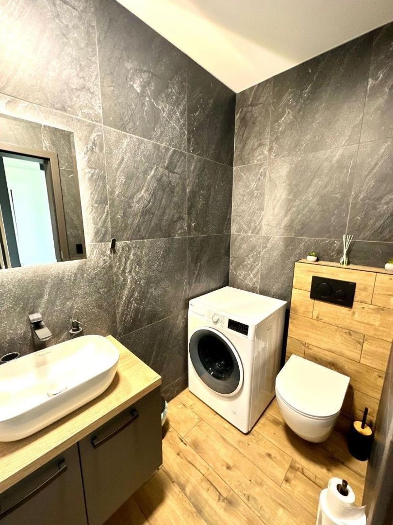 Luxury Apartments Maly Slavkov Ngoại thất bức ảnh